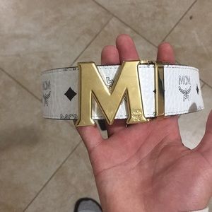 Versible mcm belt